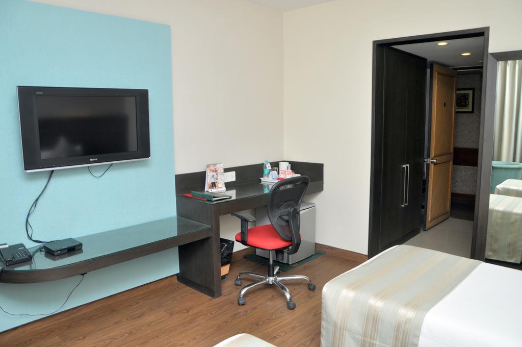 כלכותה Indismart Hotel מראה חיצוני תמונה