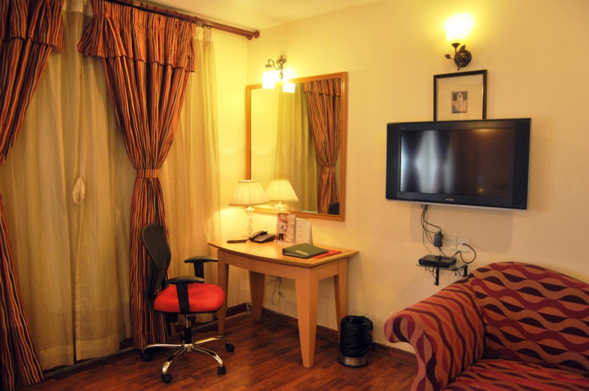 כלכותה Indismart Hotel מראה חיצוני תמונה