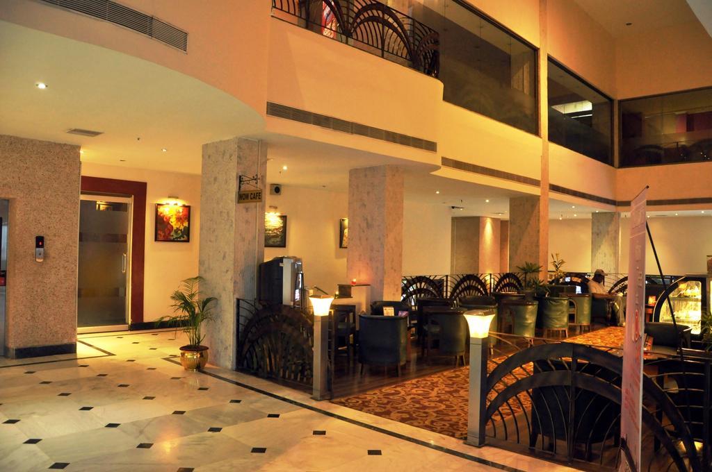 כלכותה Indismart Hotel מראה חיצוני תמונה