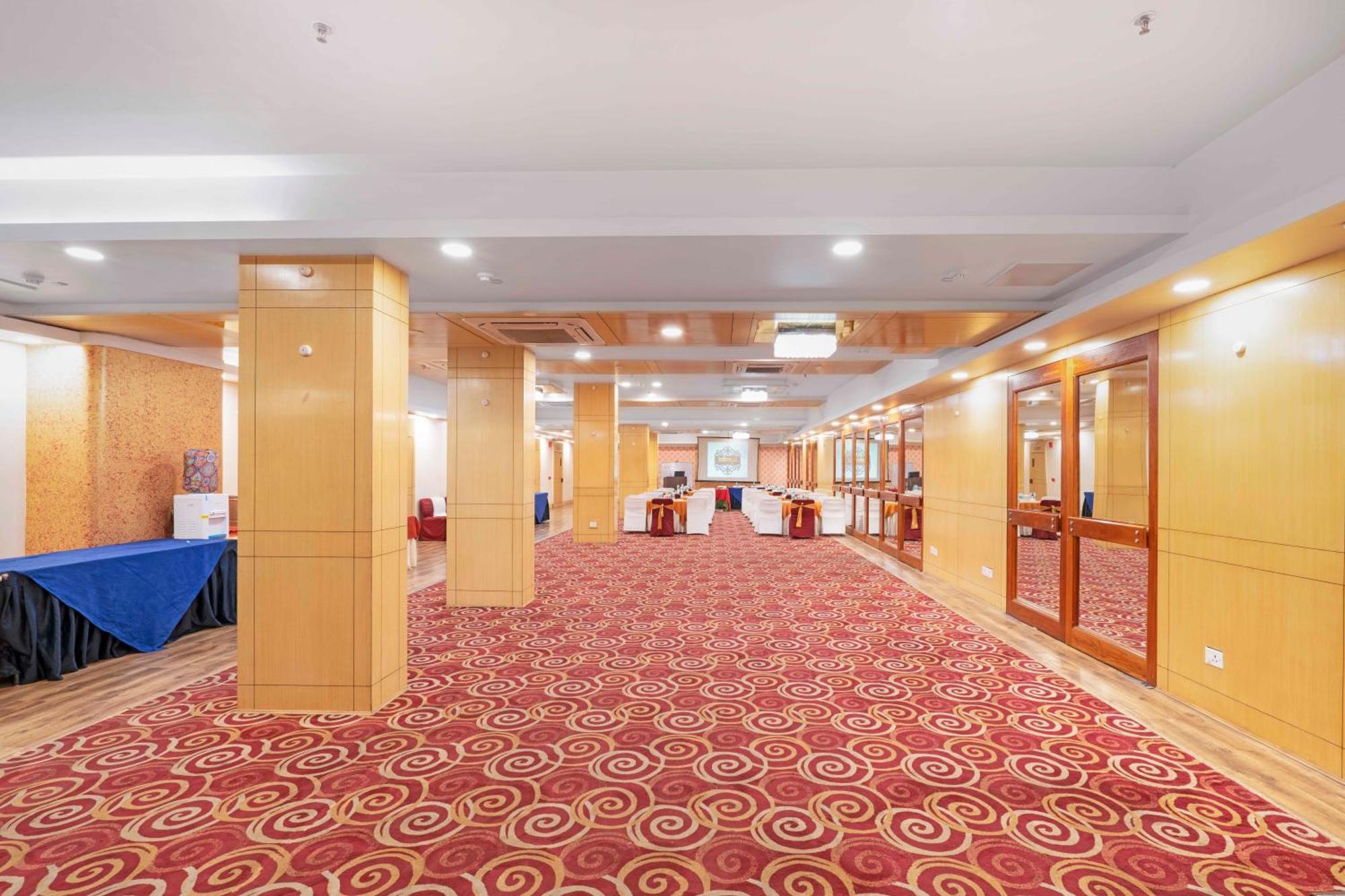 כלכותה Indismart Hotel מראה חיצוני תמונה
