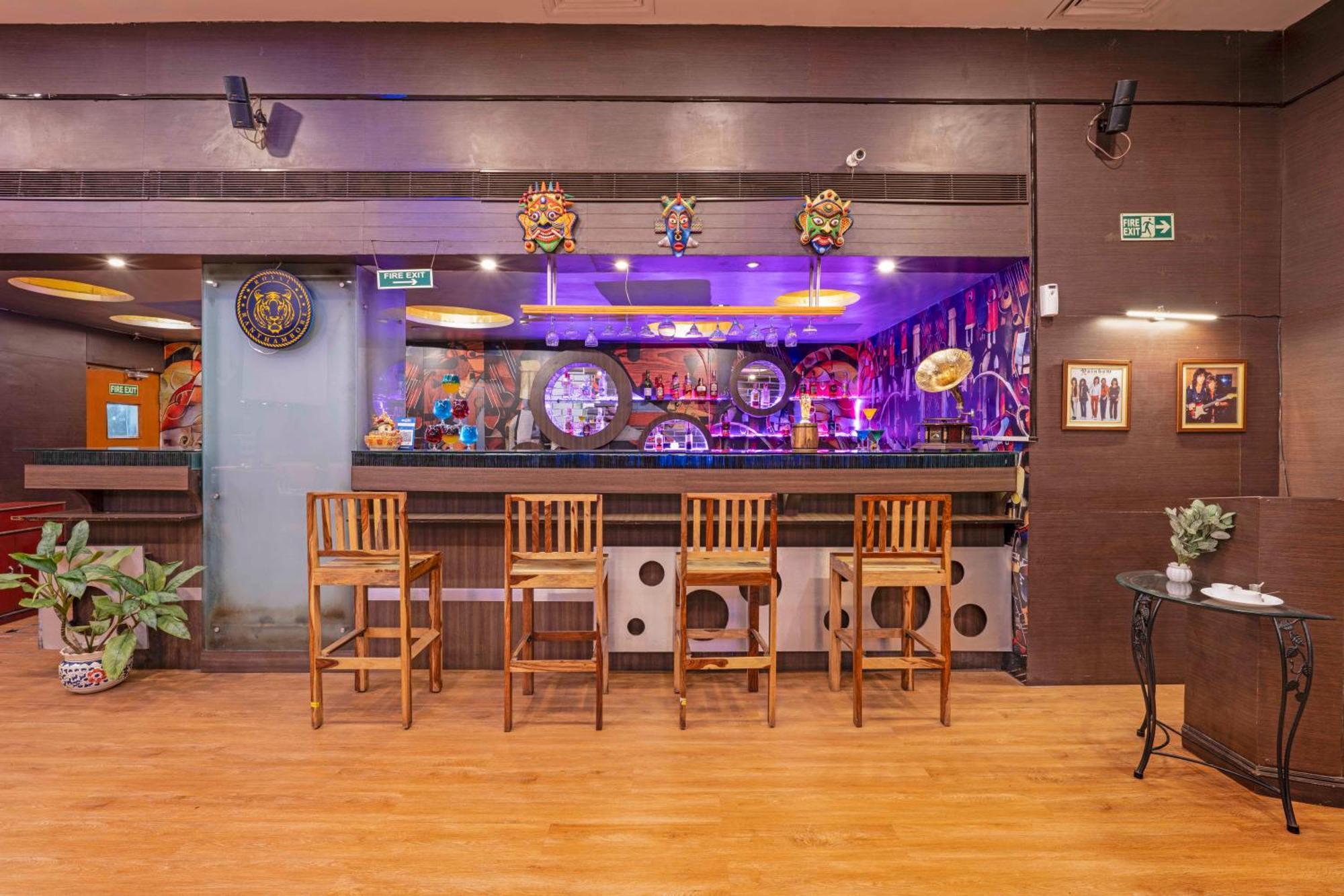 כלכותה Indismart Hotel מראה חיצוני תמונה