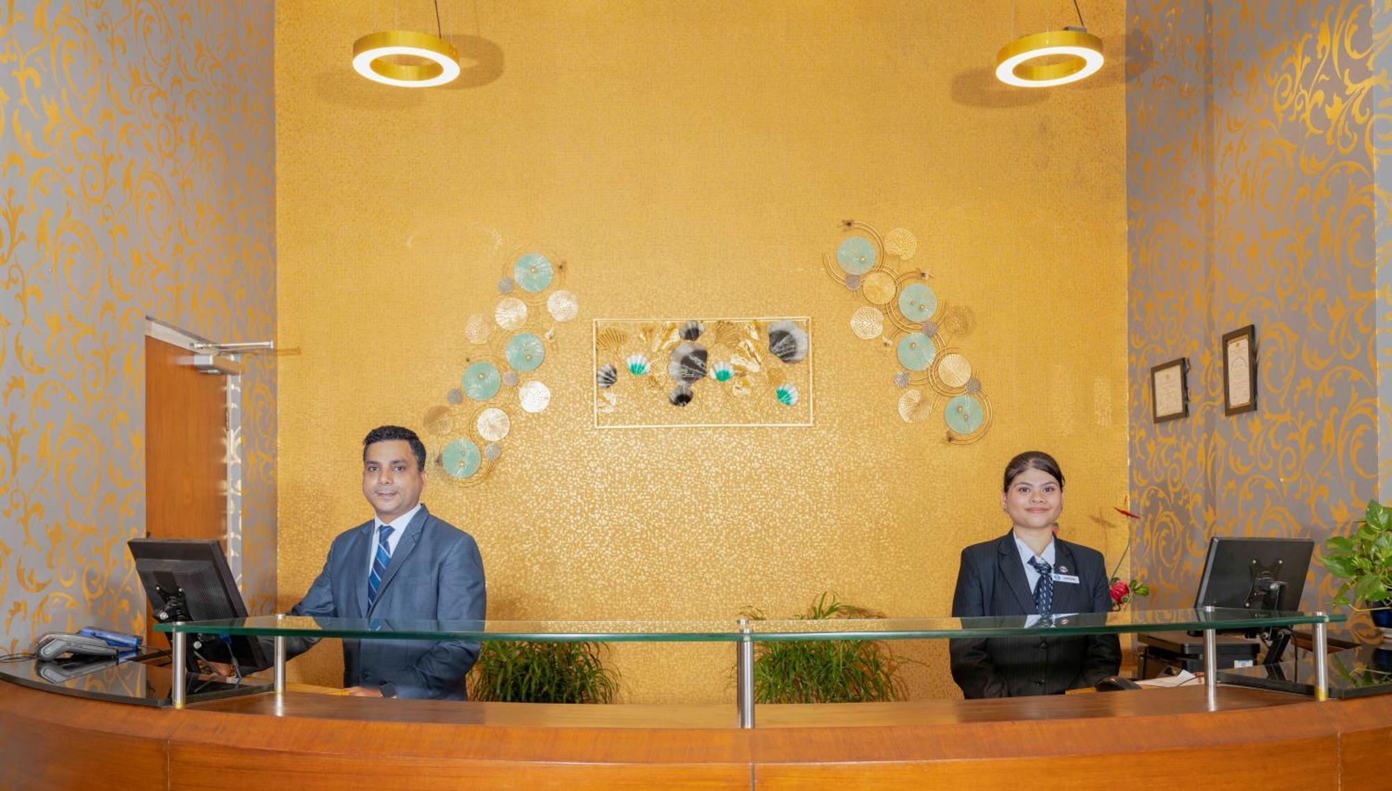 כלכותה Indismart Hotel מראה חיצוני תמונה