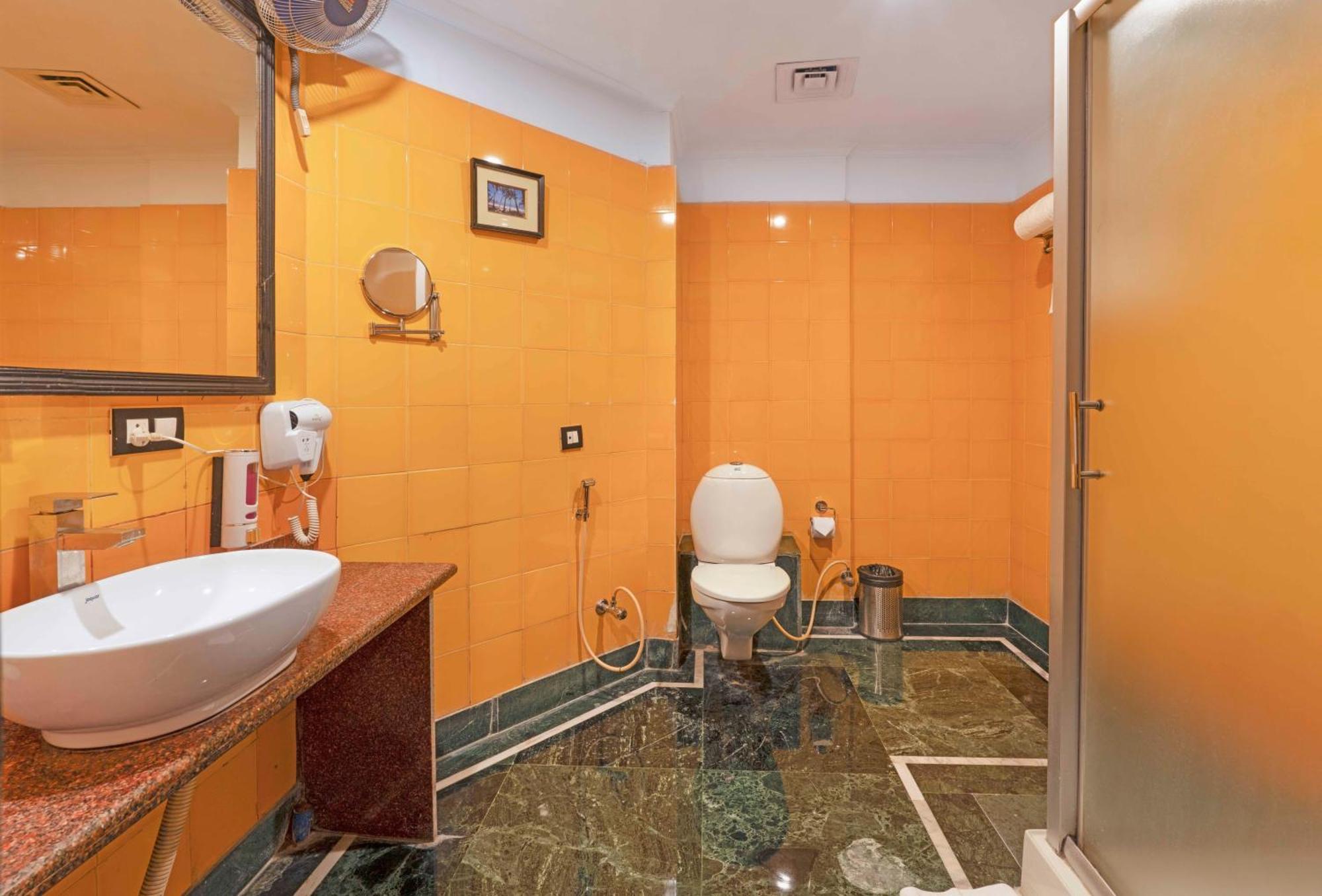 כלכותה Indismart Hotel מראה חיצוני תמונה