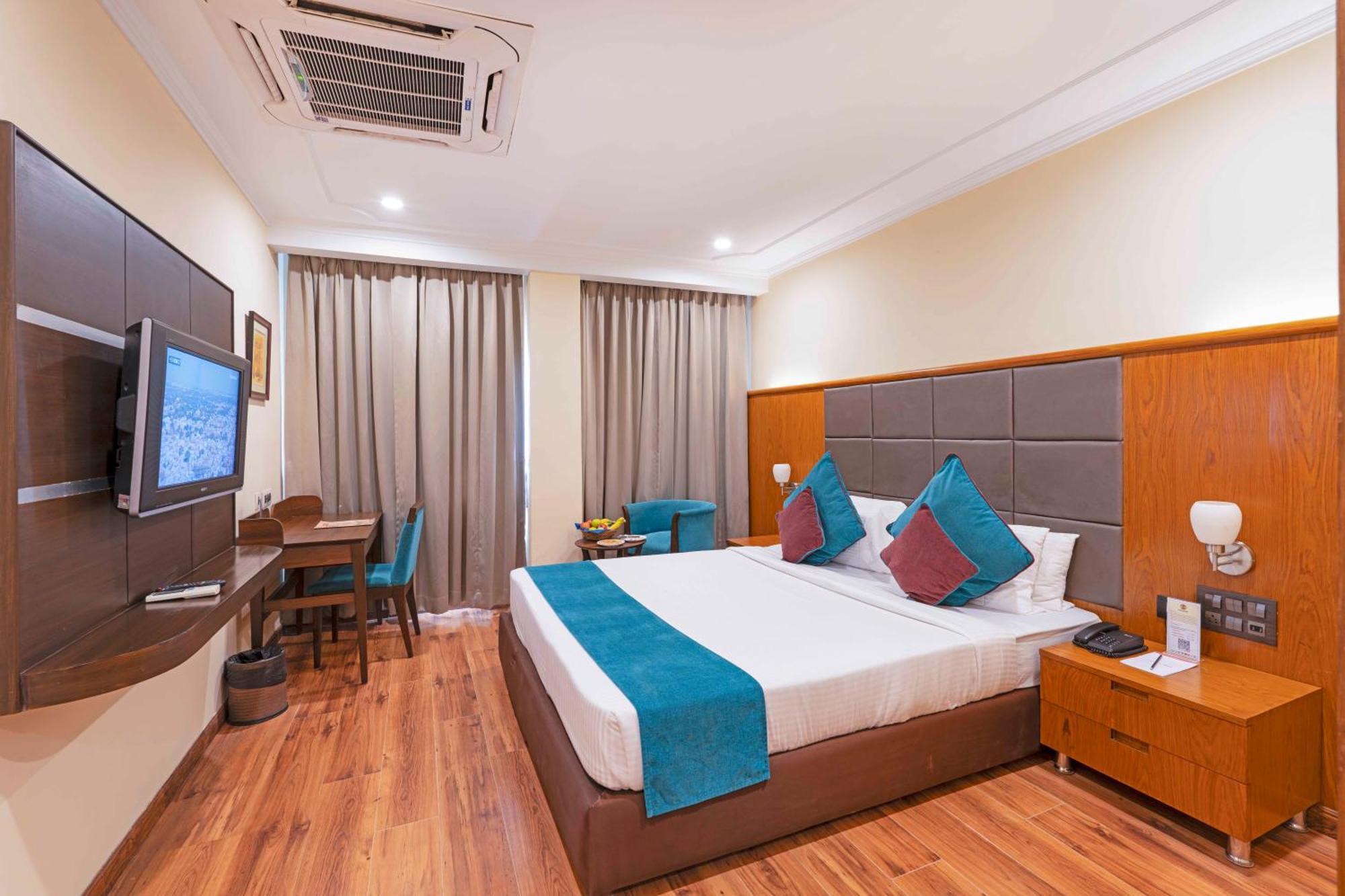 כלכותה Indismart Hotel מראה חיצוני תמונה