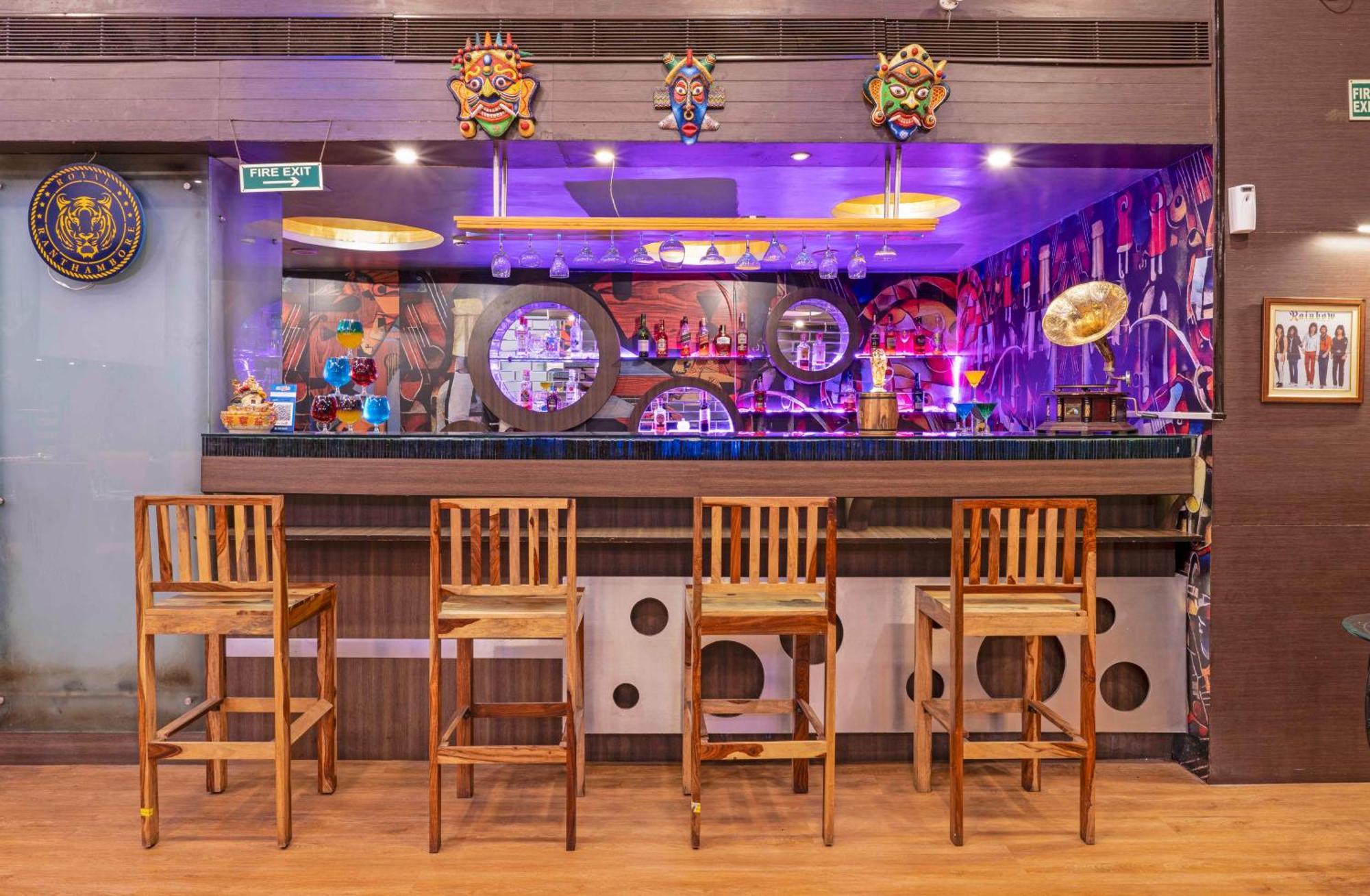 כלכותה Indismart Hotel מראה חיצוני תמונה