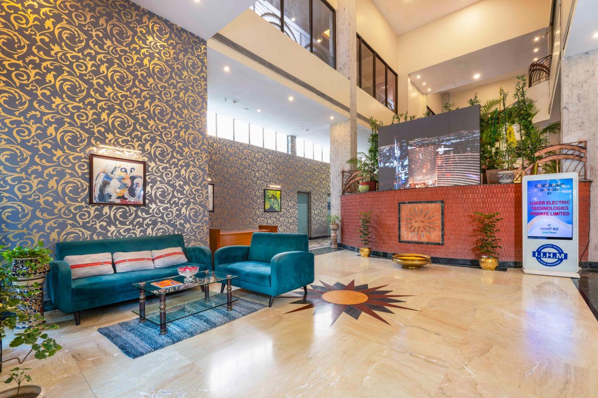 כלכותה Indismart Hotel מראה חיצוני תמונה