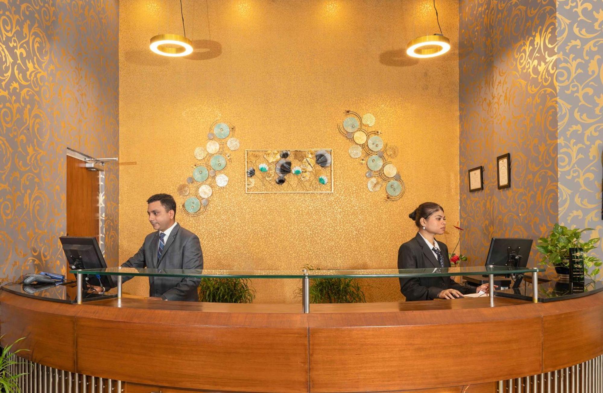 כלכותה Indismart Hotel מראה חיצוני תמונה