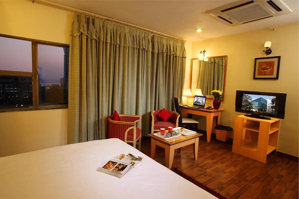 כלכותה Indismart Hotel מראה חיצוני תמונה