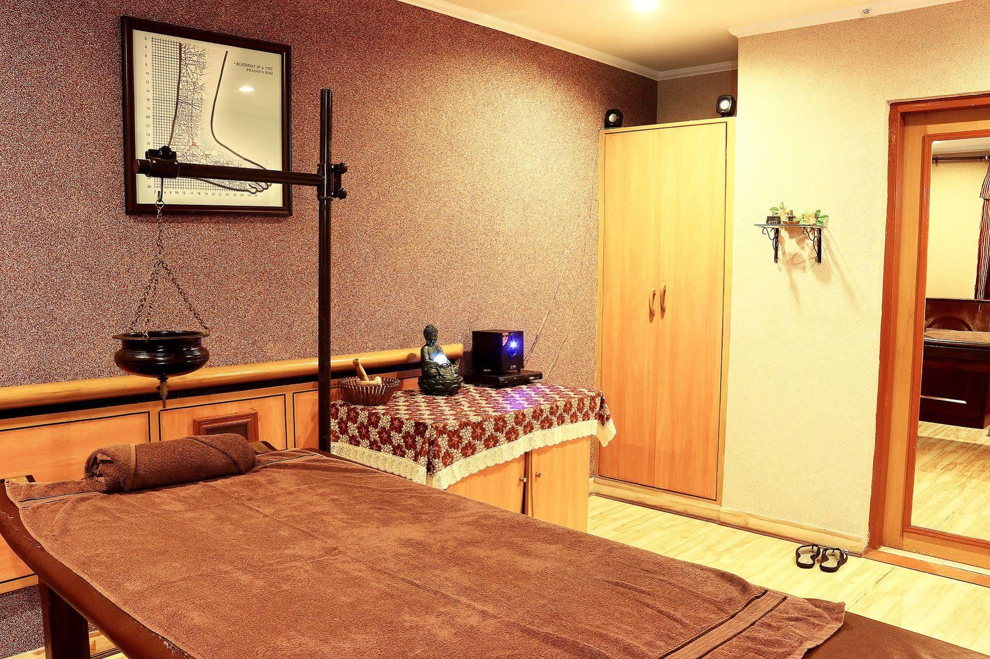 כלכותה Indismart Hotel מראה חיצוני תמונה