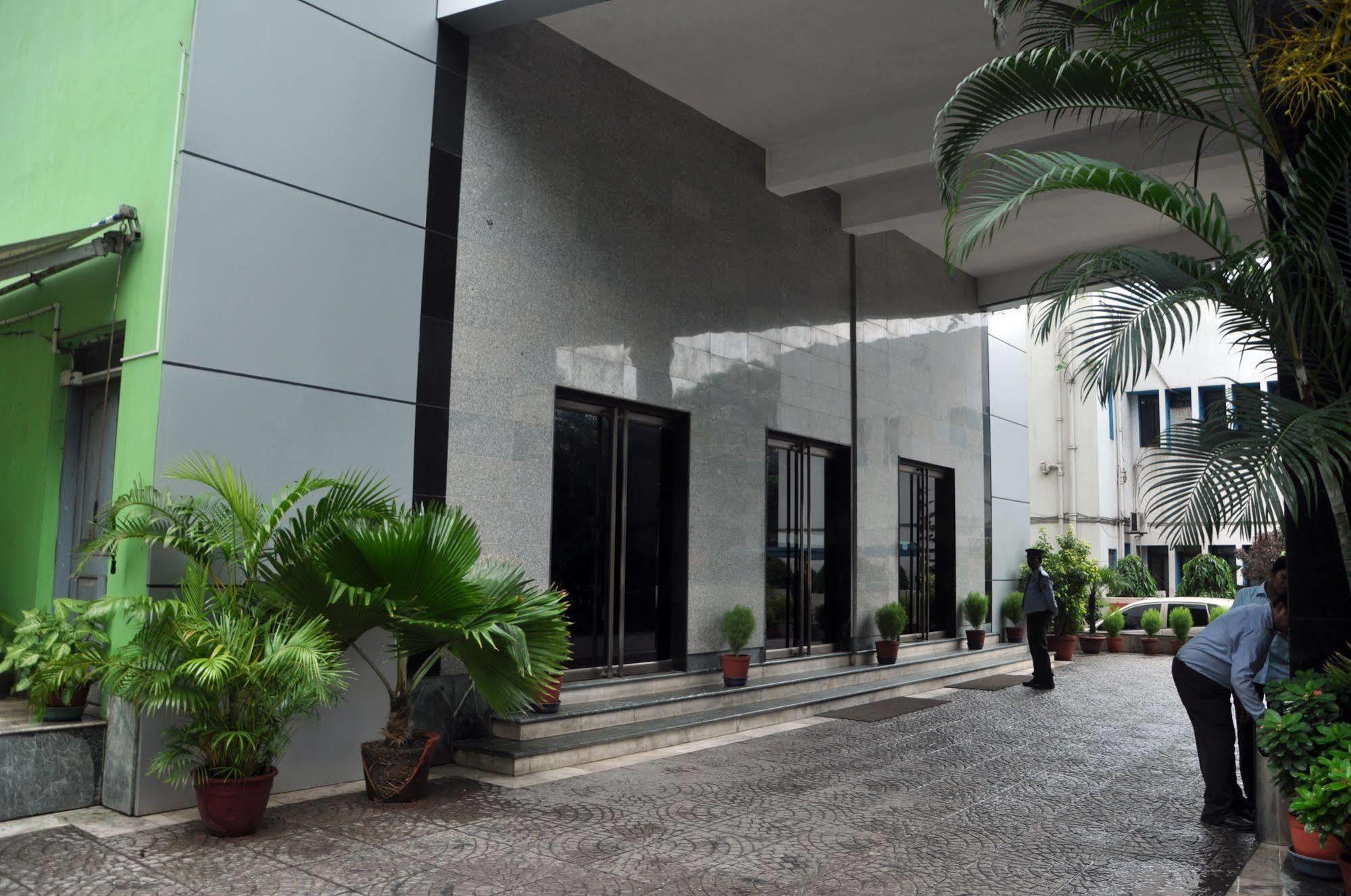 כלכותה Indismart Hotel מראה חיצוני תמונה